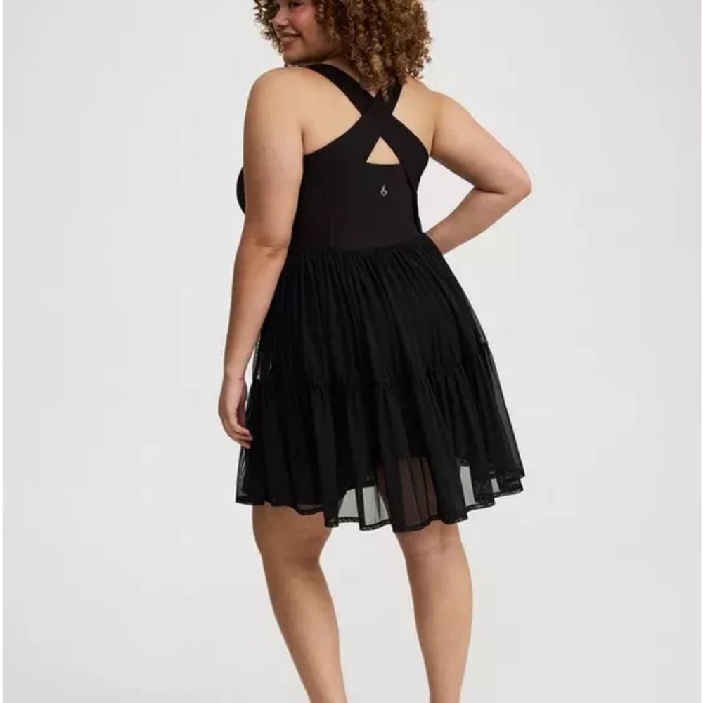 Torrid Performance Core Mesh Ruffle 2fer Active D… - image 4